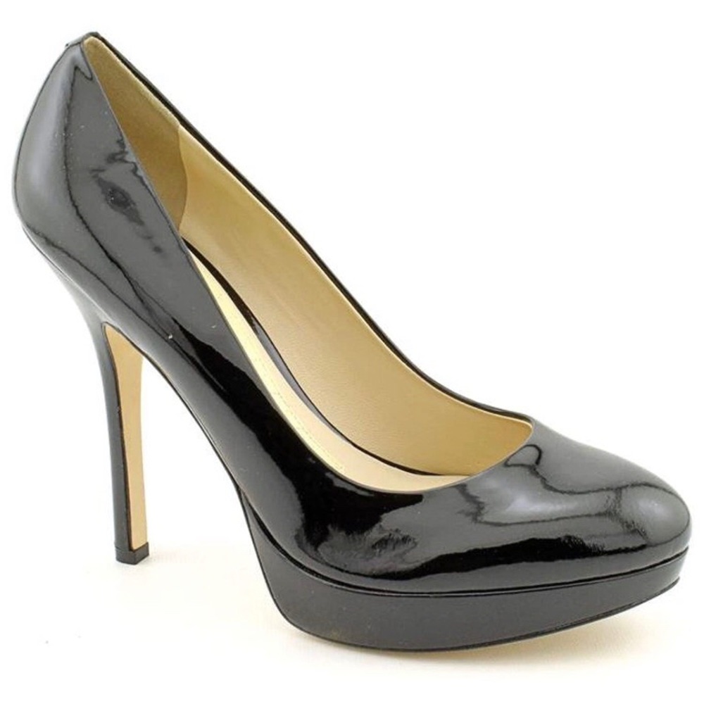 Pristine Condition Joan And David Pump Size 6 - image 1